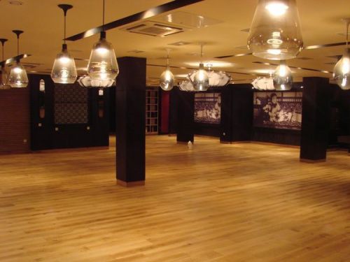 Реставрация массивной паркетной доски (дуб, лак) Массивная паркетная доска (дуб, лак)